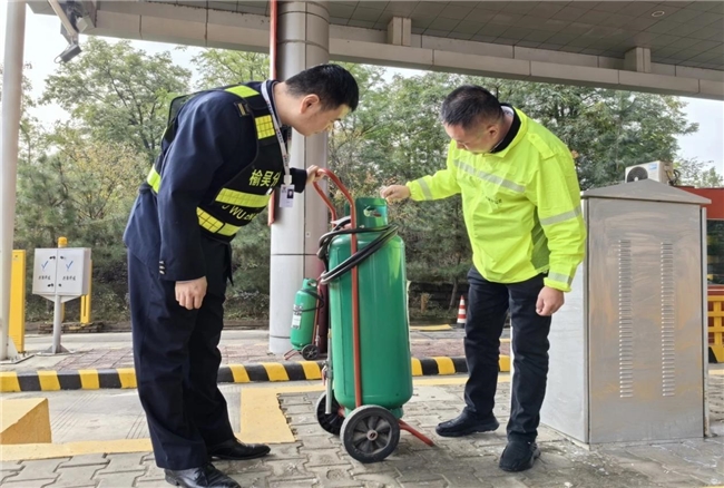 榆吴分公司中角收费站扎实开展冬季  安全生产专项检查工作